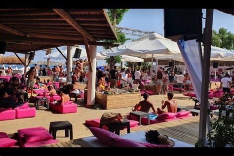 alora beach club